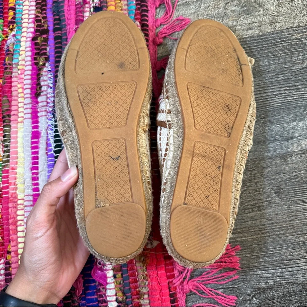 TORY BURCH tan / white Shaw canvas logo slip on espadrilles 8